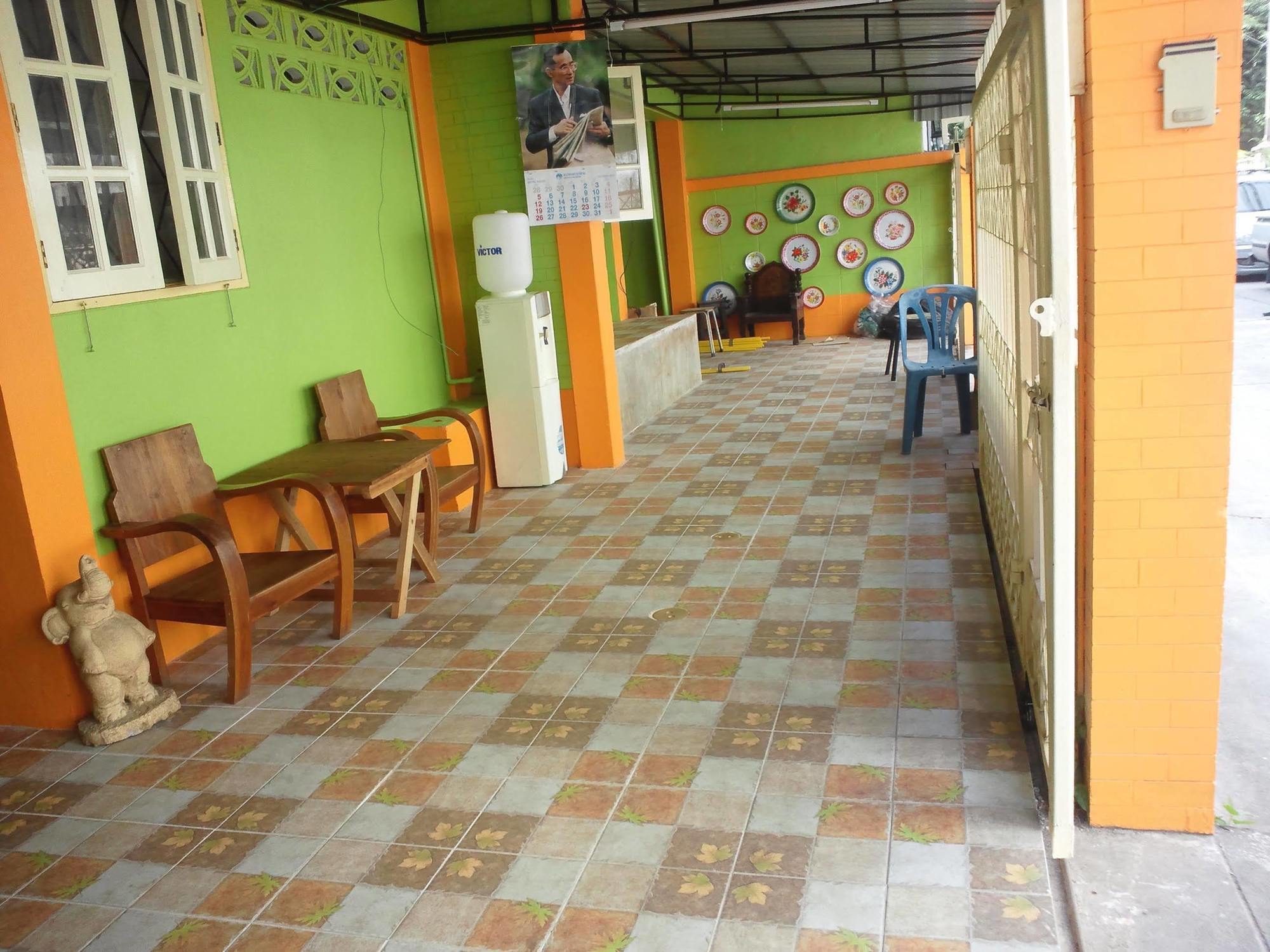 Nalin Guesthouse Chiang Mai Exterior photo